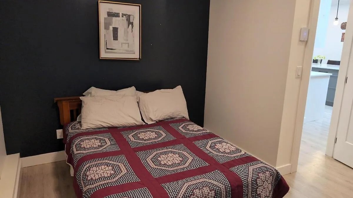 Σπίτι διακοπών Adorable 2 Bedroom Garden Suite Βικτώρια Καναδάς