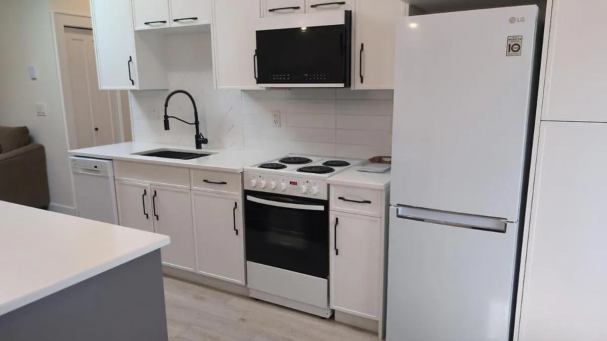 Adorable 2 Bedroom Garden Suite Βικτώρια Καναδάς