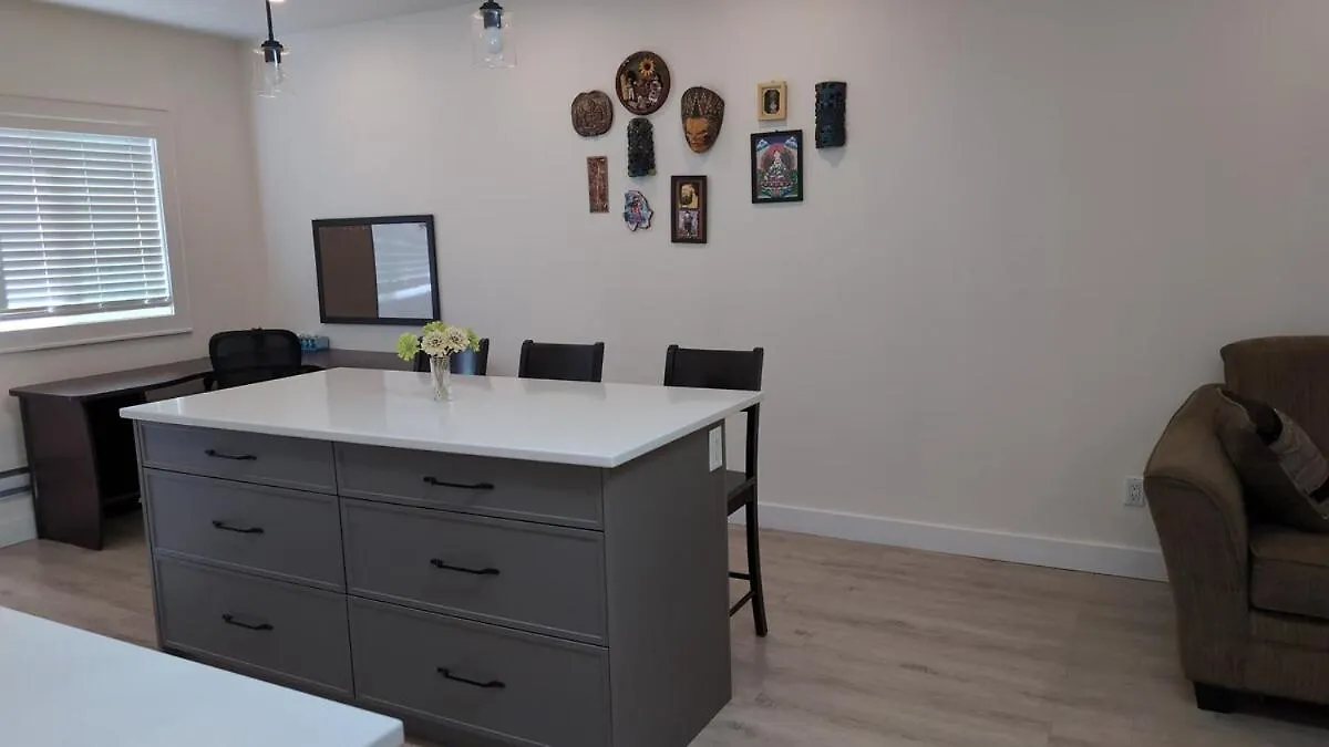 Σπίτι διακοπών Adorable 2 Bedroom Garden Suite Βικτώρια Καναδάς
