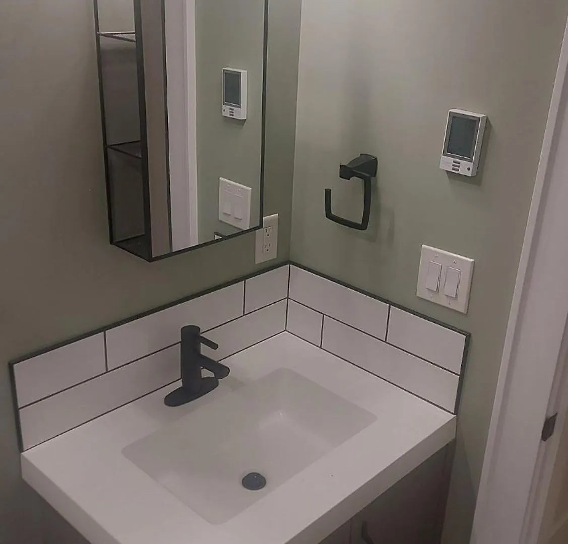 Σπίτι διακοπών Adorable 2 Bedroom Garden Suite Βικτώρια Καναδάς